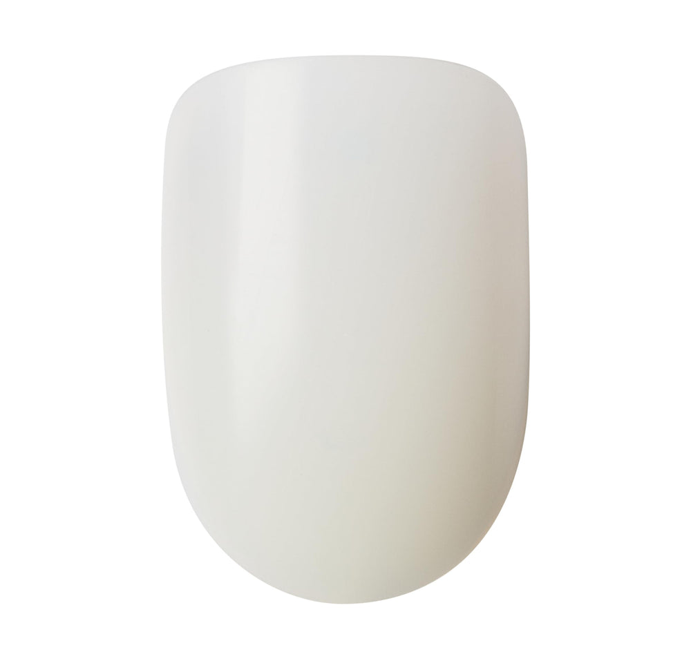 KISS nail glue tube detail illustrating fast-setting bond and secure hold