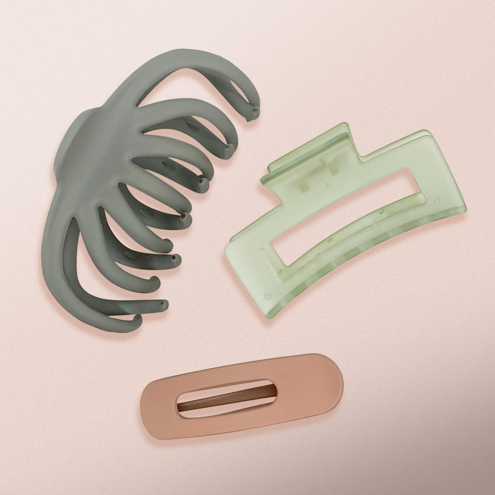 Kitsch clips peeking from a beach bag showing lightweight convenience for vacations