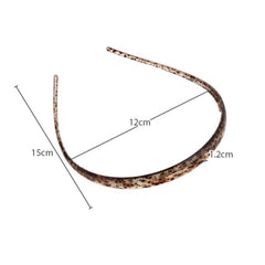 KOVOLITU headband worn by model styling hair neatly during daily activities
