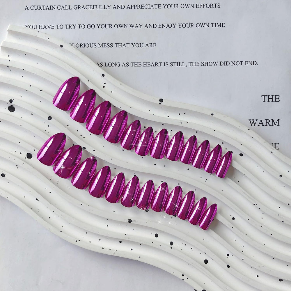 KQueenest on-model application demo demonstrating easy glue-free adhesion