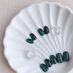 KQueenest applied on nails showing short oval fit and true-to-size comparison