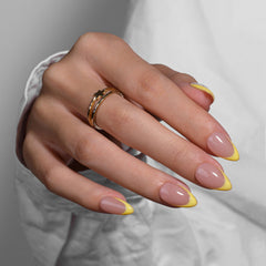 KQueenest close-up glossy surface highlighting salon shine and durable finish