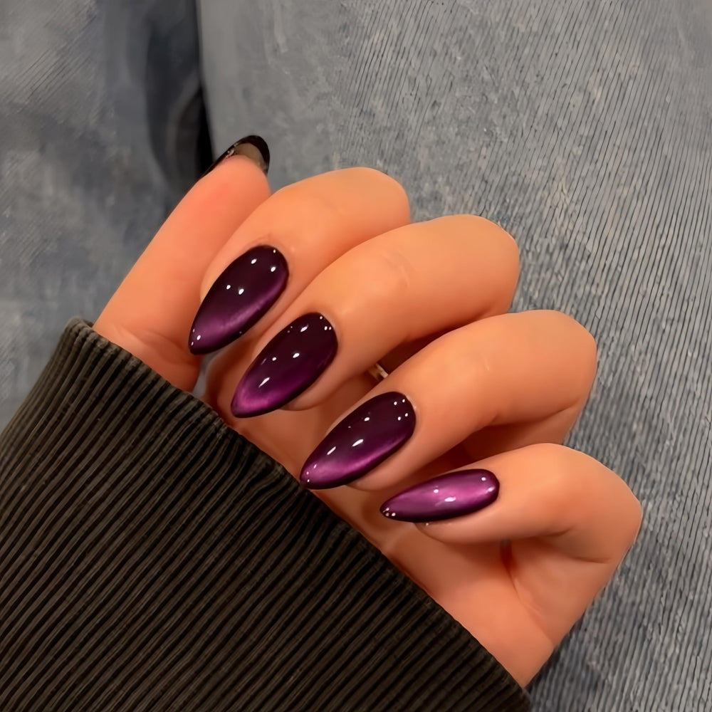 KQueenest front packaging showing purple cat eye nails and convenient kit