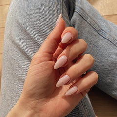 KQueenest glossy UV-coated surface highlighting chip-resistant shine