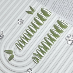 KQueenest side profile showing nail thickness and durable flexible gel benefit