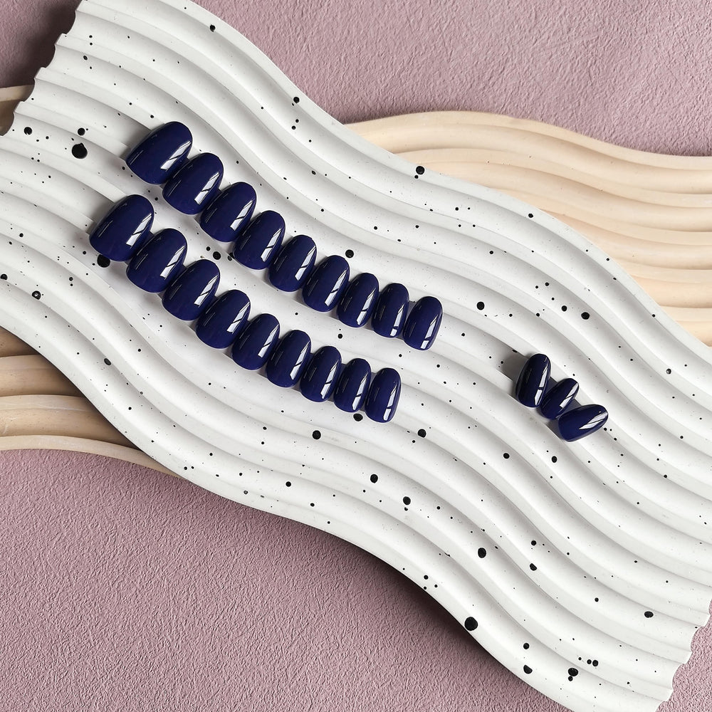 KXAMELIE demonstration of adhesive tab application for fast secure attachment