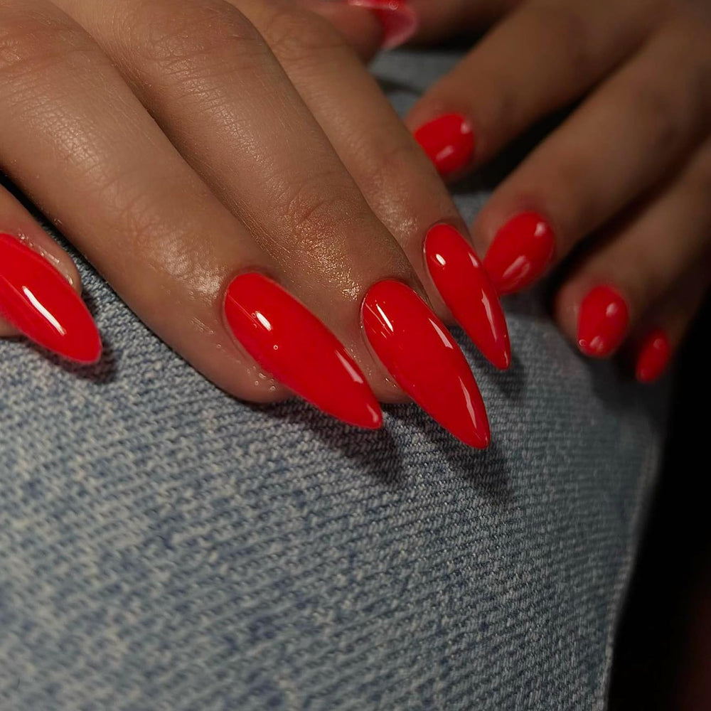 kxamelie front packaging showing orange-red almond nails and fast application benefit