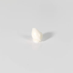 L3 styled spikes showcasing strong hold and natural medium shine benefit