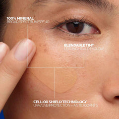 La Roche-Posay texture close-up demonstrating smooth, matte, fast-absorbing finish