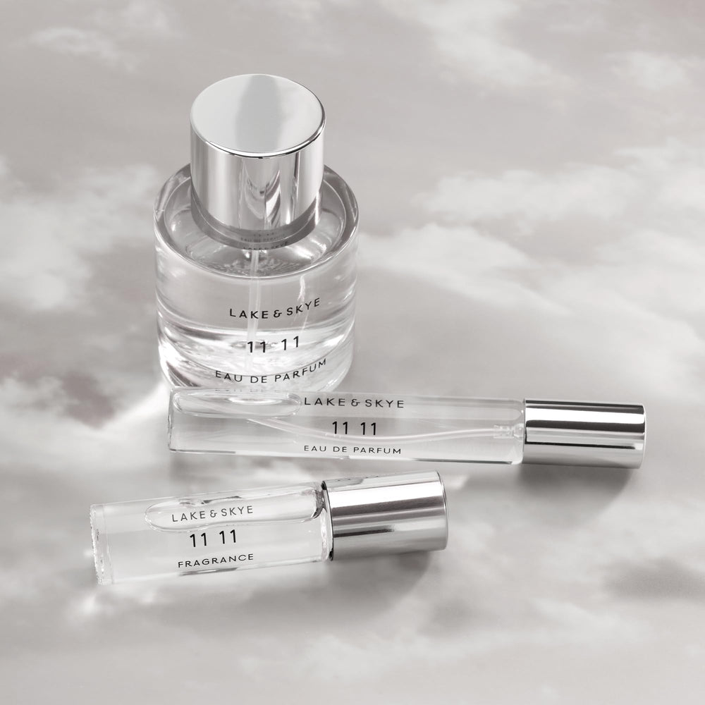 Lake & Skye oil texture close-up highlighting smooth non-greasy finish