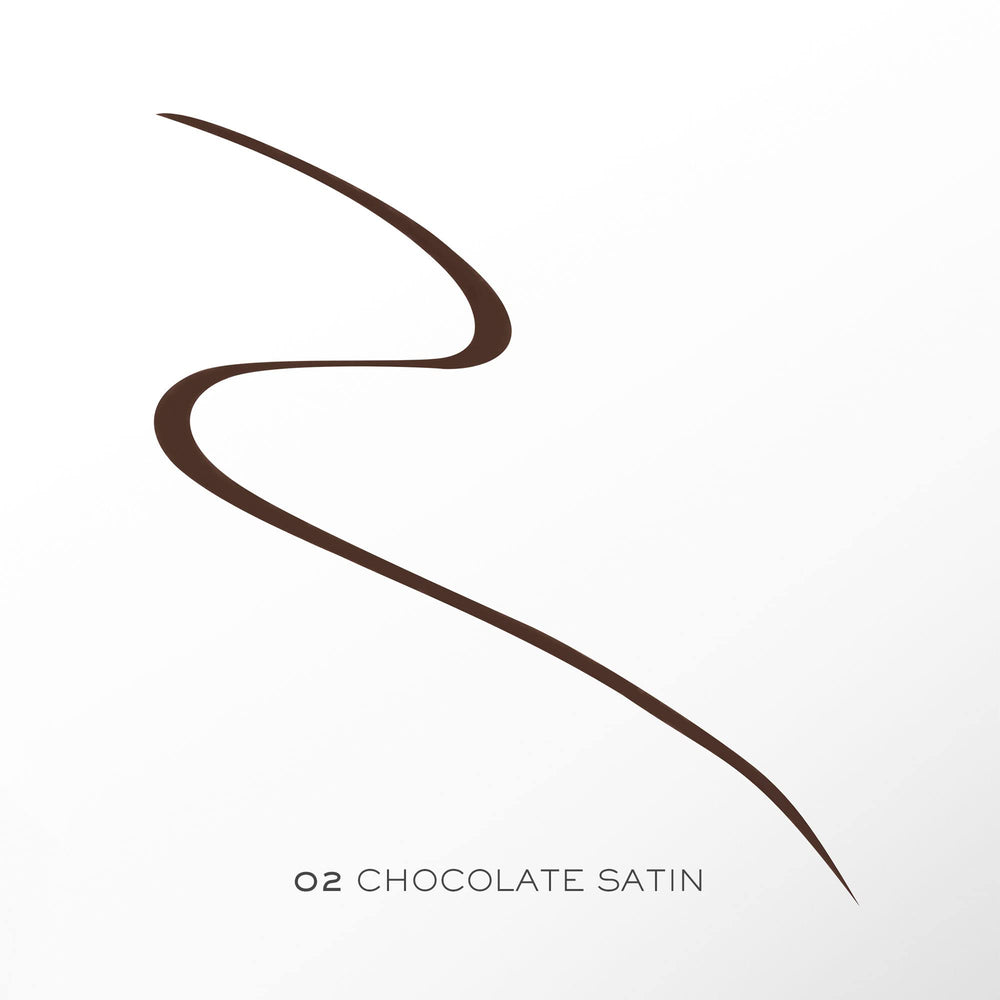 Lancôme Artliner felt-tip close-up on eyelid demonstrating smooth application and defined wing