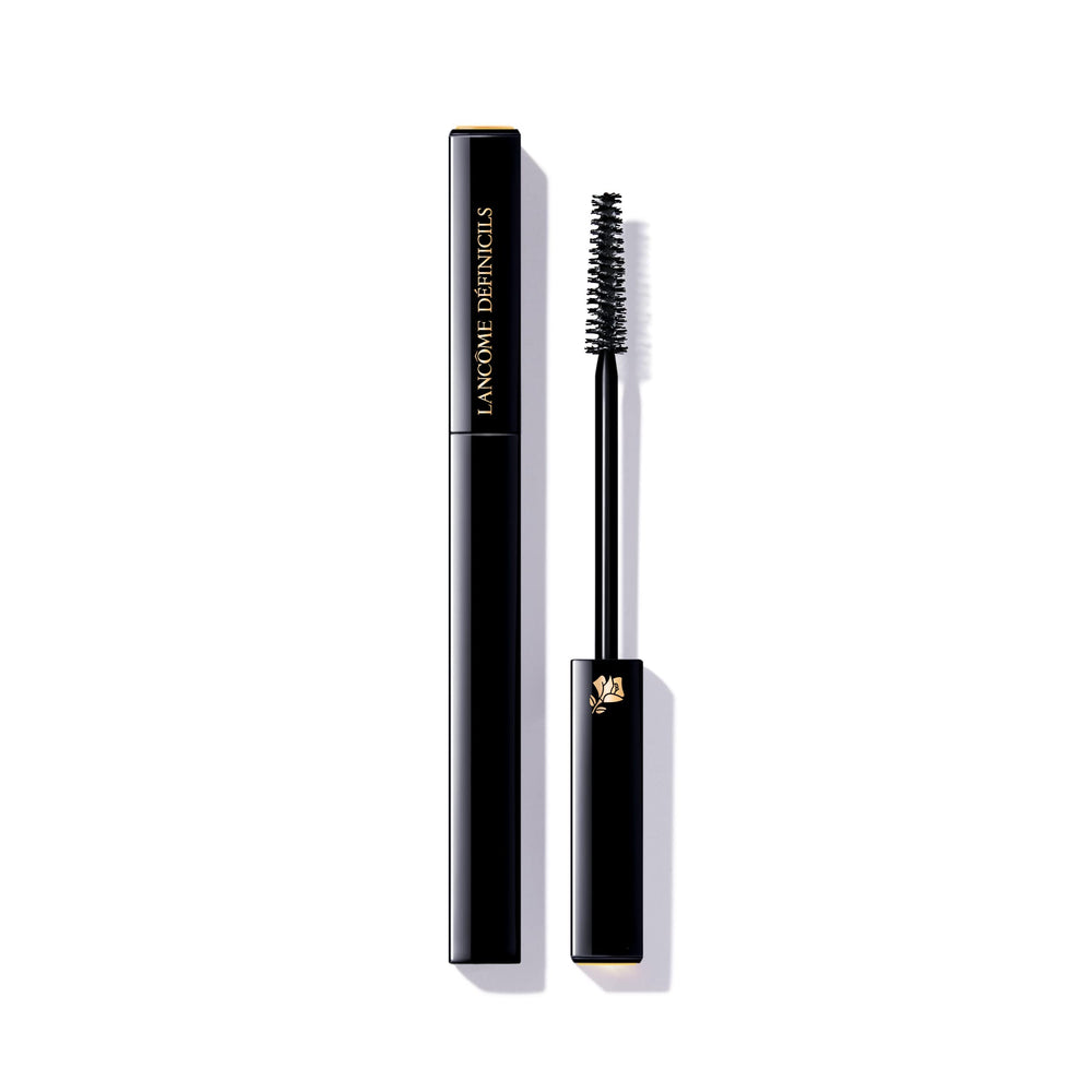 Lancôme Définicils front packaging showing sleek tube and label benefits