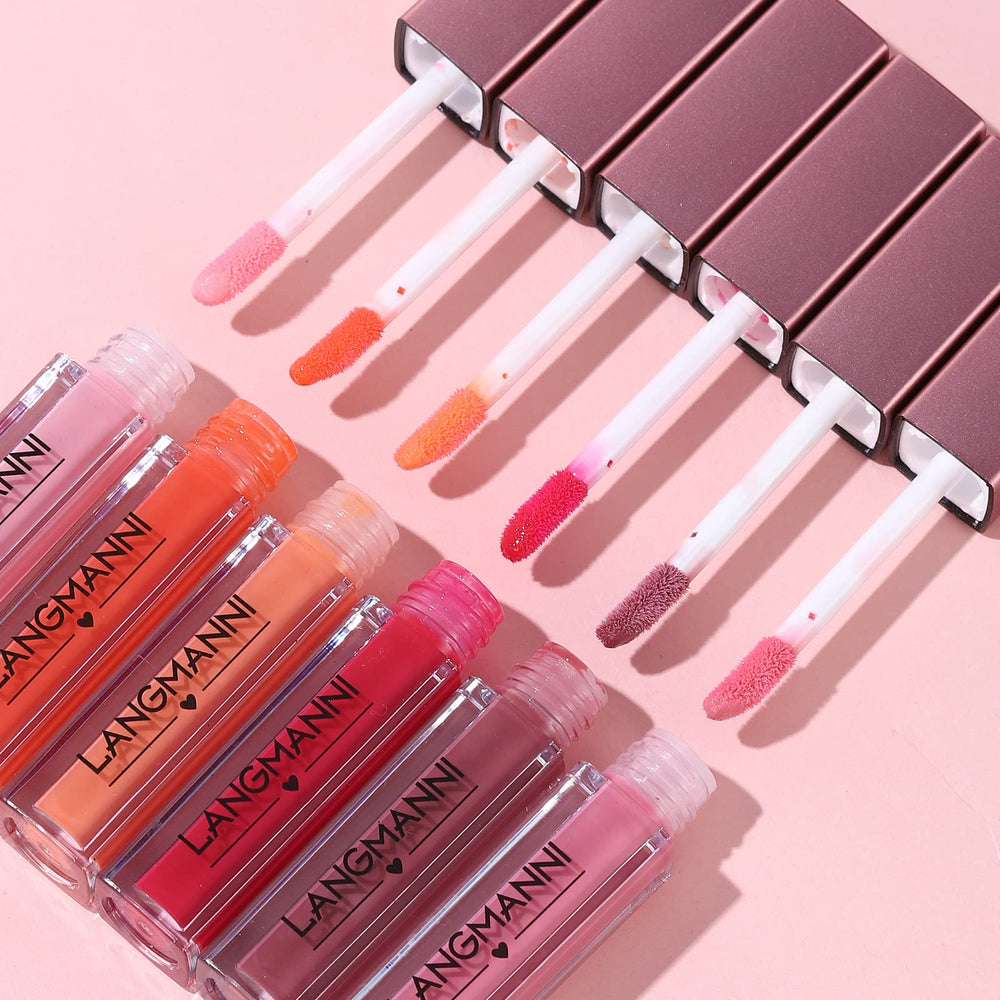 LANGMANNI gloss worn on lips close-up demonstrating luminous finish