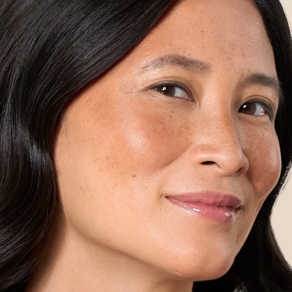 LAURA GELLER NEW YORK ingredient label highlighting Centella and White Tea antioxidants