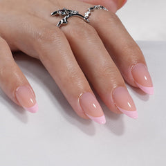 Leefrei lifestyle shot of worn nails at event demonstrating polished look and confidence