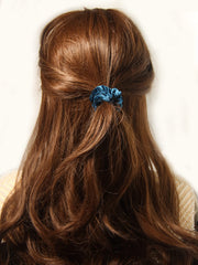 LFOUVRE scrunchie securing a ponytail for neat daily styling