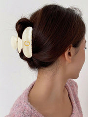 LILIE&WHITE G clip close texture highlighting smooth acrylic and glitter