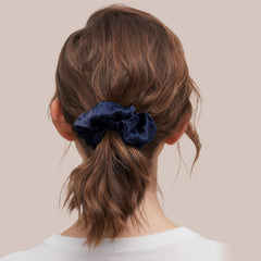 LILYSILK revealed elastic core inside silk tube for stretchy, stable hold