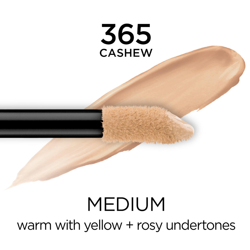 L'Oreal Paris close-up of extra-large applicator delivering full coverage precisely