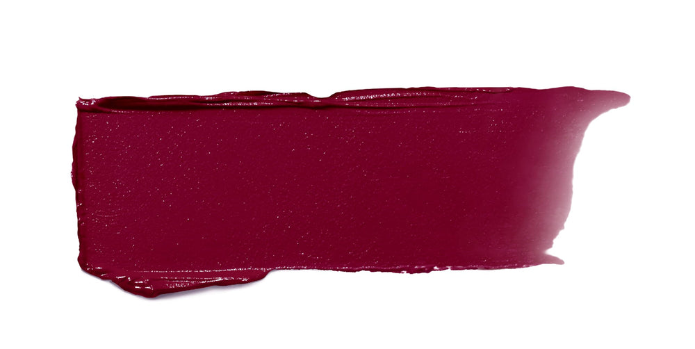 L'Oreal Paris lifestyle shot pairing Raisin Rapture with outfit