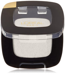 L'Oreal Paris Petite Perle compact front view showing pearl shimmer and clear pan