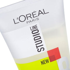 L'Oreal Paris nozzle close-up demonstrating fine mist for even coverage