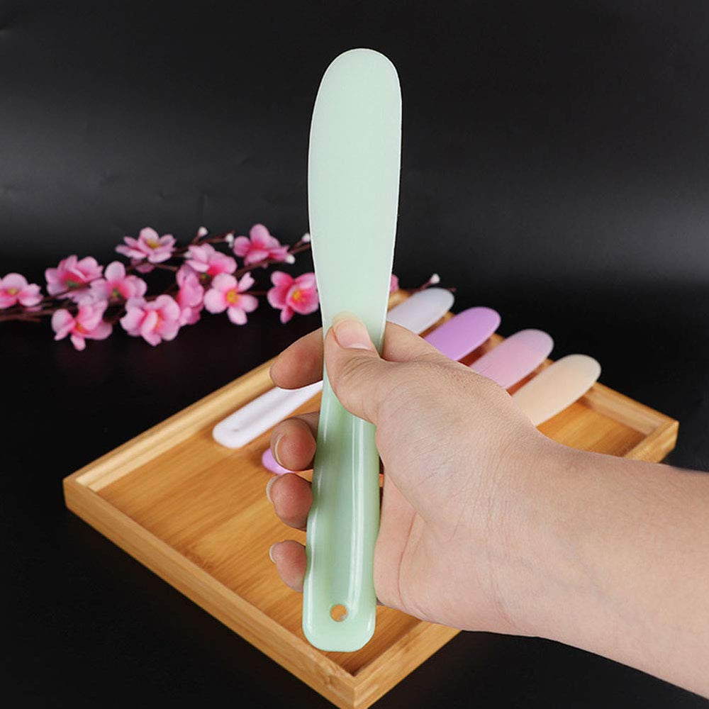 luzen spatula mixing clay mask in bowl for consistent DIY blends