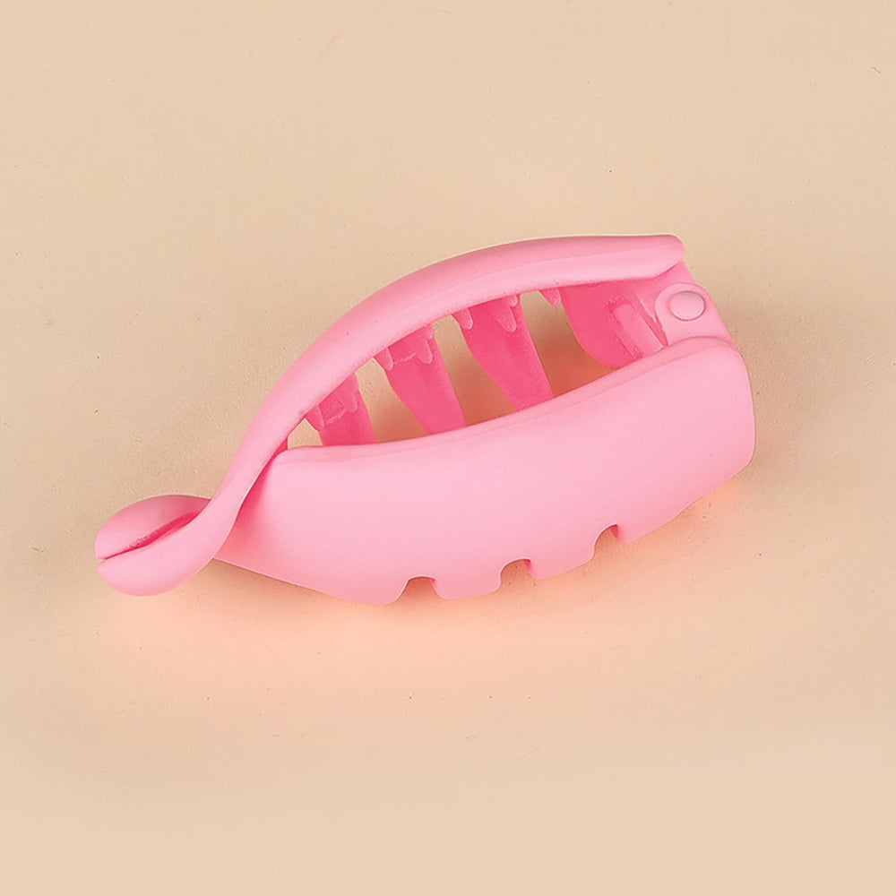LYLYNB close-up of interlocking teeth showing secure, non-slip grip