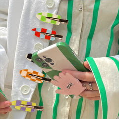 Magicsky clip holding bangs during makeup for hands-free application