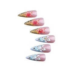 Maigitur press-ons worn on hands at the beach illustrating durable, vacation-ready manicure
