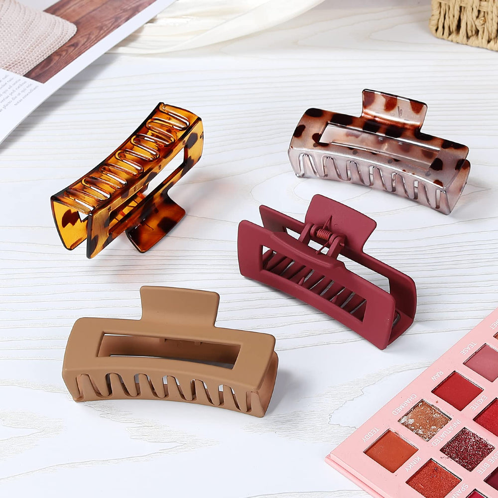 Mandydov stacked clips in storage demonstrating convenient multi-pack supply