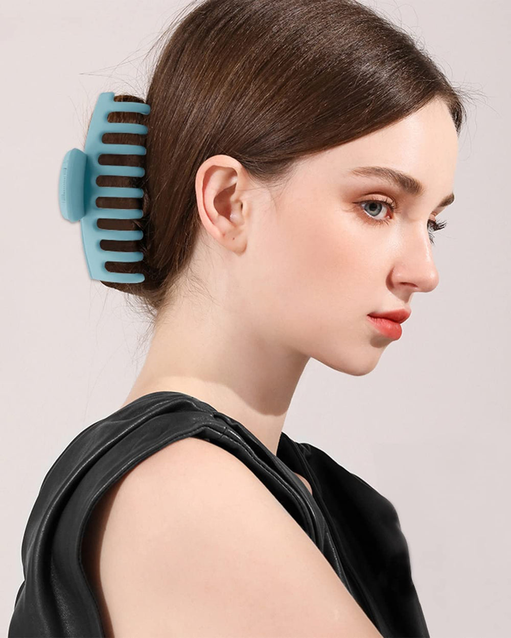 MAORULU clip worn in hair half-up style offering comfortable all-day hold