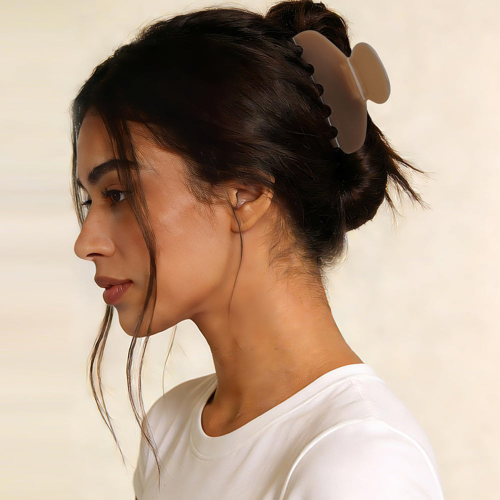 MAORULU clip worn in half-up hairstyle for secure all-day hold