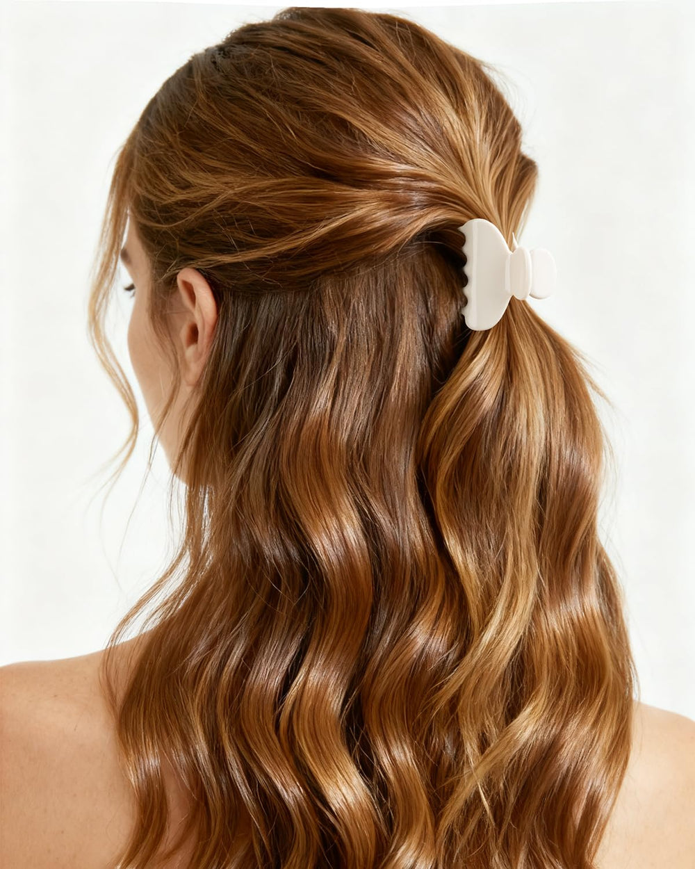 MAORULU clipped accessory with outfit showing chic minimal look and day-to-night use