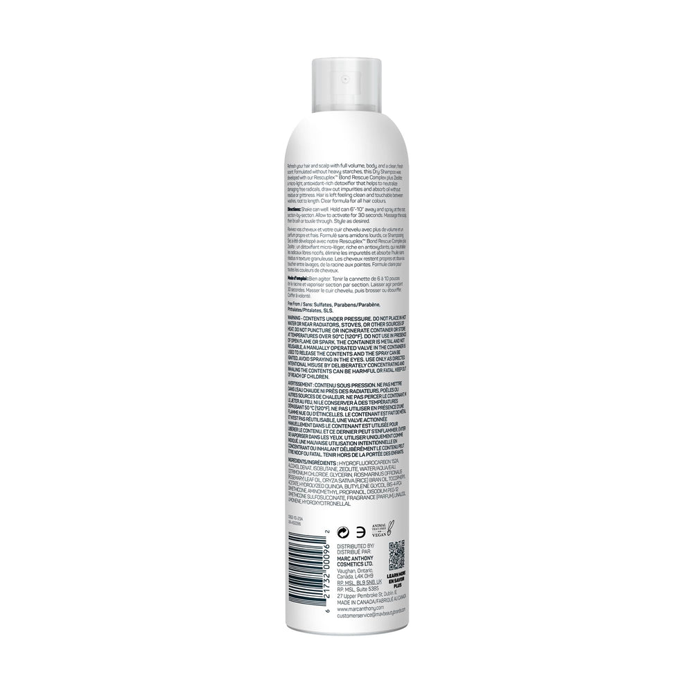 Marc Anthony spray nozzle close-up demonstrating fine mist for even root coverage
