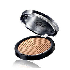 Maybelline Master Chrome applied to cheekbone enhancing facial dimension