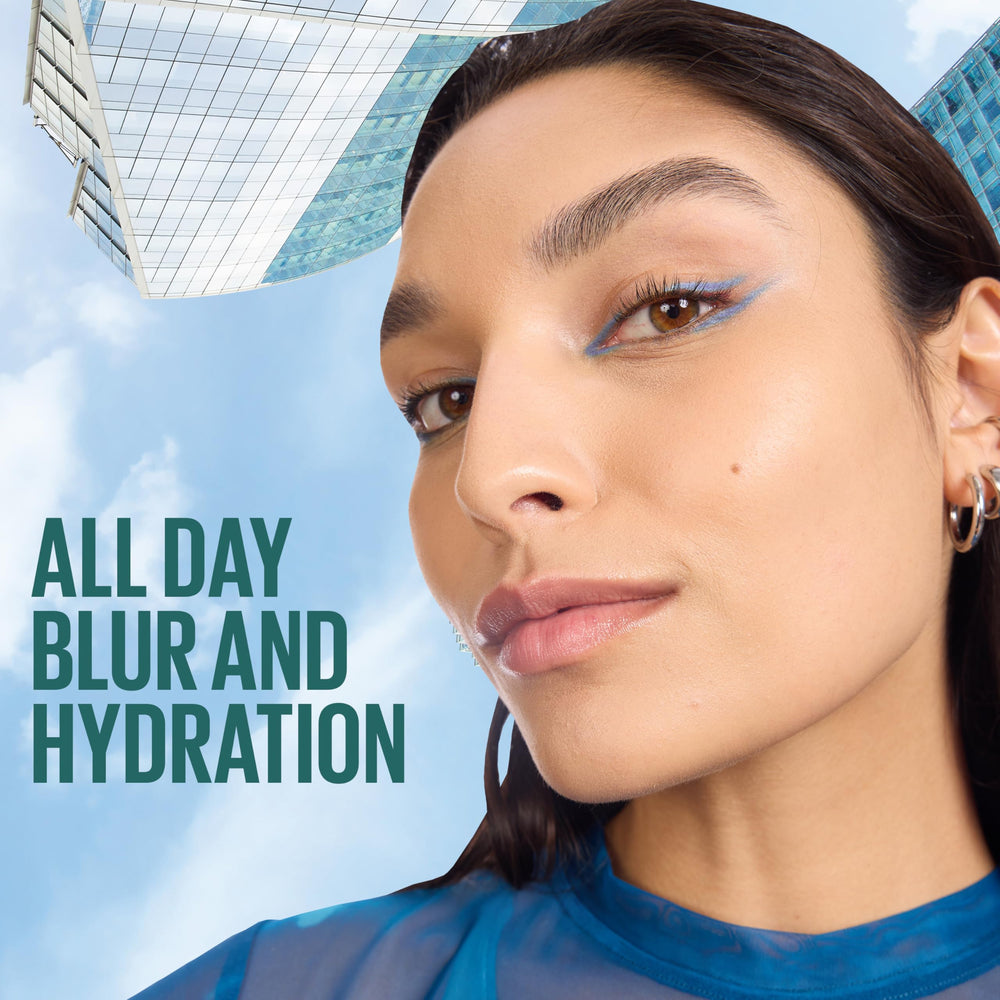 Maybelline split before and after of pores minimized showing visible blurring benefit