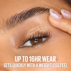 MAYBELLINE macro of Quartz Drip on eyelid highlighting smooth blendability and luminous payoff