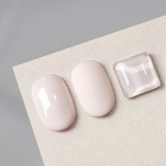 MAYCHAO on-salon nails bridal manicure demonstrating long-lasting shine