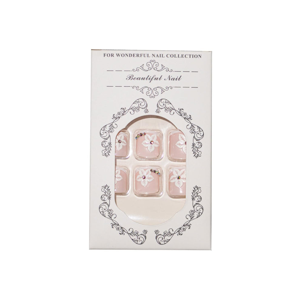 Mdscve nails worn in sandals showing stylish effect for parties and everyday wear