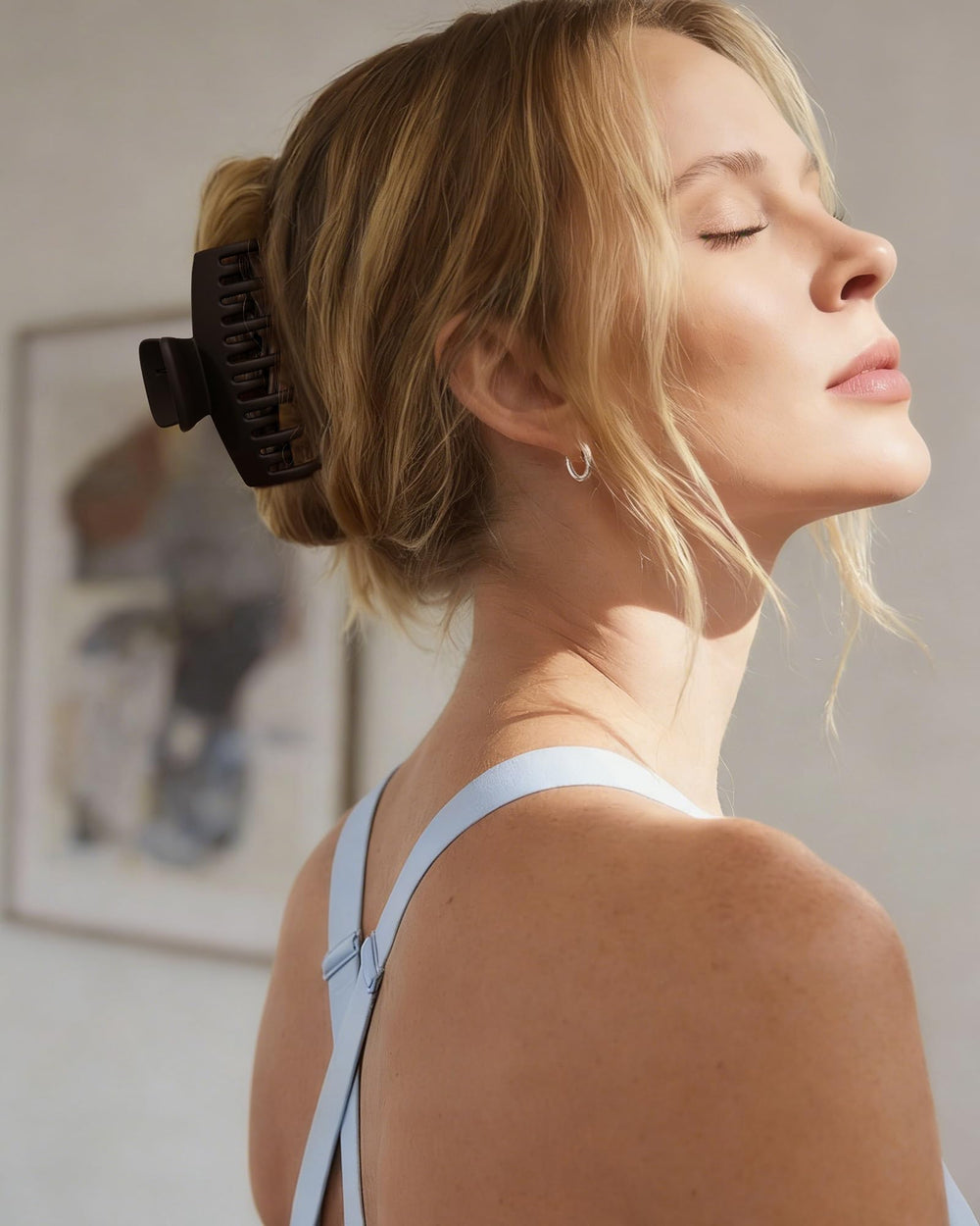 Mesovor holding a half-up style on fine hair adding lift and security