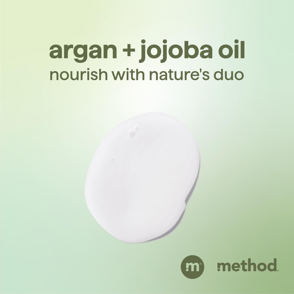 Rich lather from Method men 2-in-1 demonstrating fast-foaming action and easy rinse