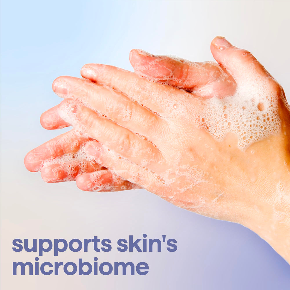 Method pump dispensing serum texture highlighting moisturizing benefit