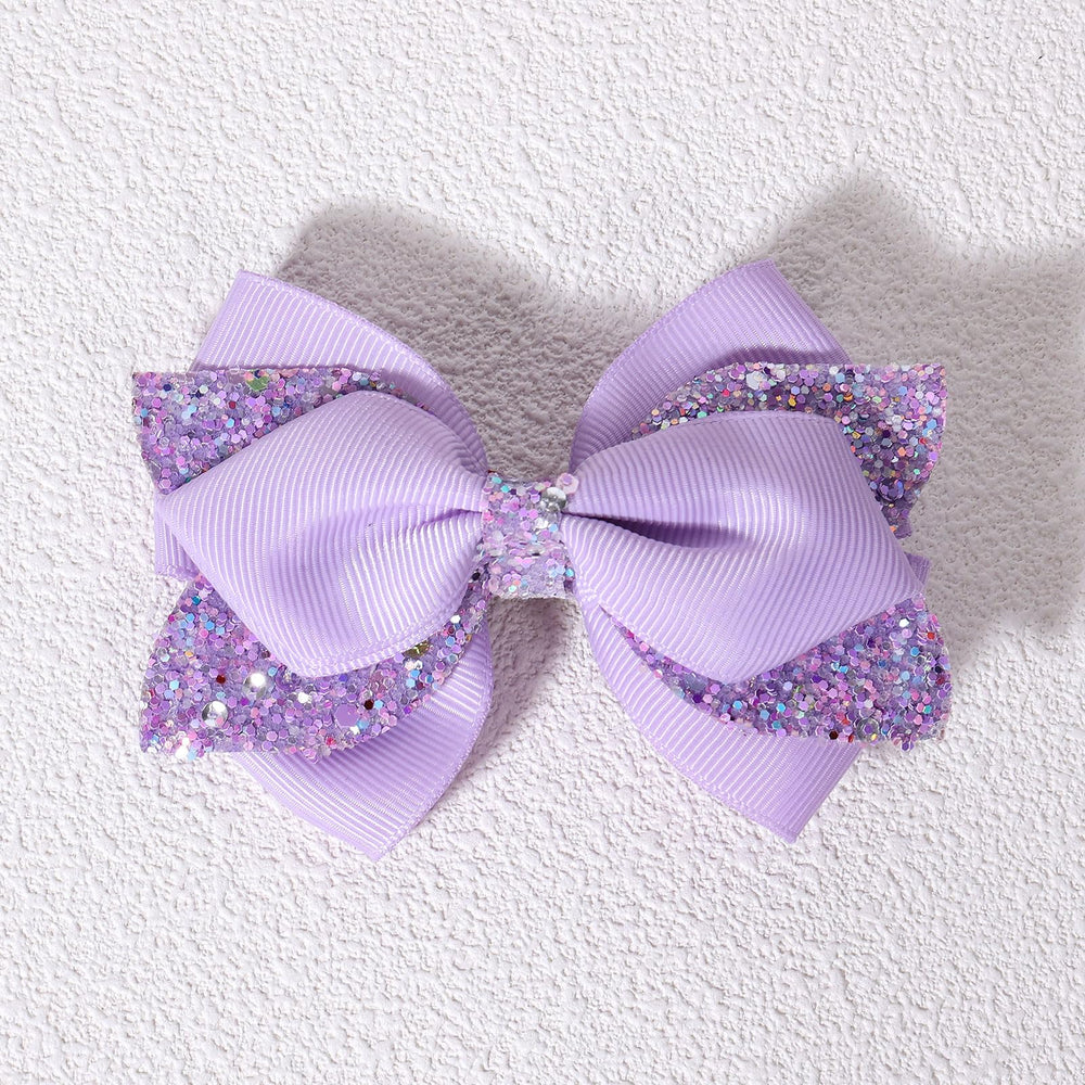 Miroksh bow in birthday party setting adding sparkle and photo-ready charm