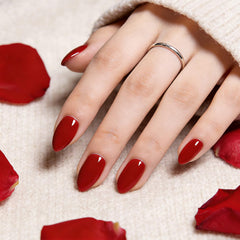 modelones application in hand demonstrating easy press-on use and fast salon-style result