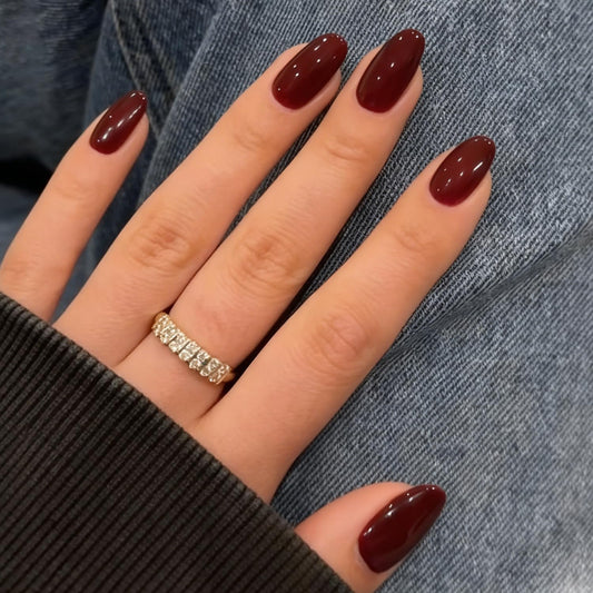 modelones front packaging showing kit and deep red nails, fast salon look