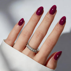 modelones front packaging showing burgundy oval nails and kit benefit