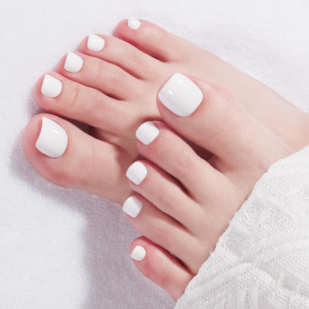 modelones close-up of nail surface highlighting glossy chip-resistant finish