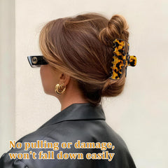 Molizummy worn in a half-up hairstyle showing comfortable hold throughout day