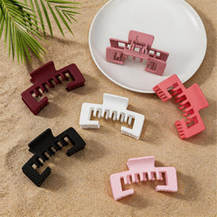 Molizummy clip used at the beach showing active wear suitability and durable hold benefit